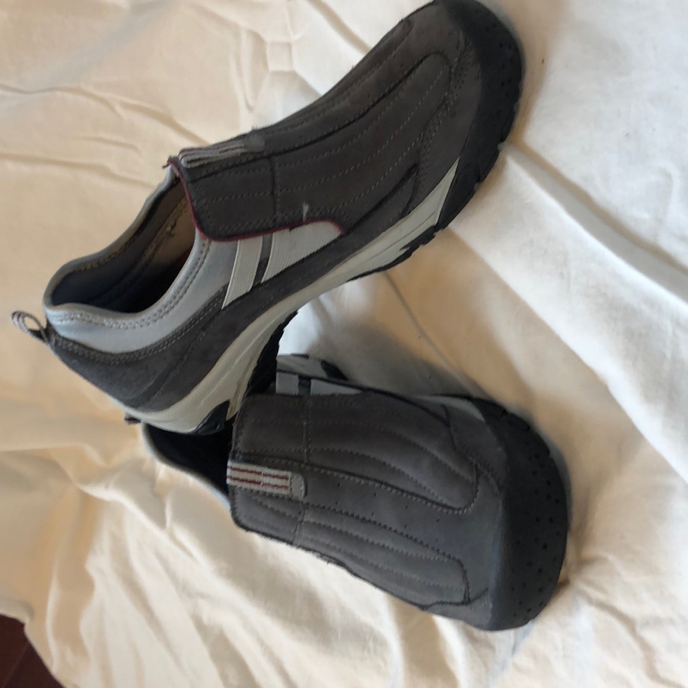 Super soft and comfortable sneaker.